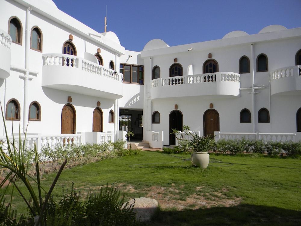 Blue Beach Club Hotel Dahab Exterior photo